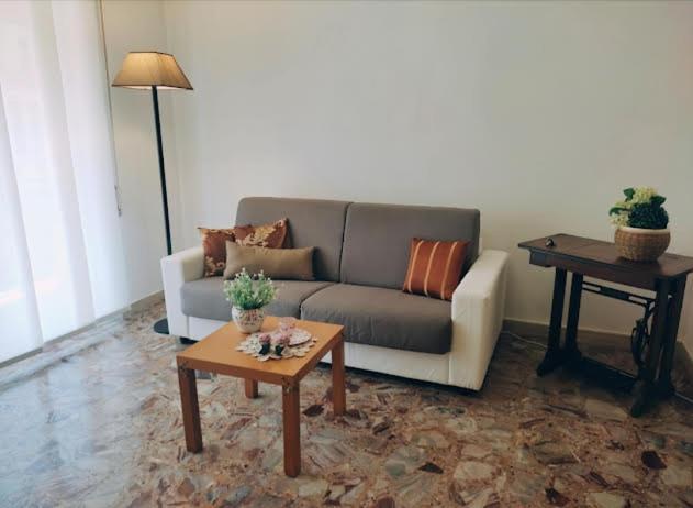 Appartamento Delizioso Con Terrazzo In Centro-Delicious Apartment With Terrace Санремо Екстер'єр фото