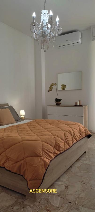 Appartamento Delizioso Con Terrazzo In Centro-Delicious Apartment With Terrace Санремо Екстер'єр фото